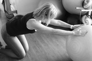 Cláudia Leister fazendo pilates